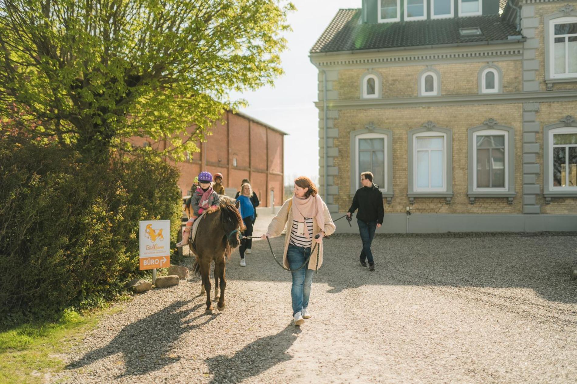 Buedlfarm - Der Familien-Erlebnishof In Strandnaehe Fehmarn Exterior foto